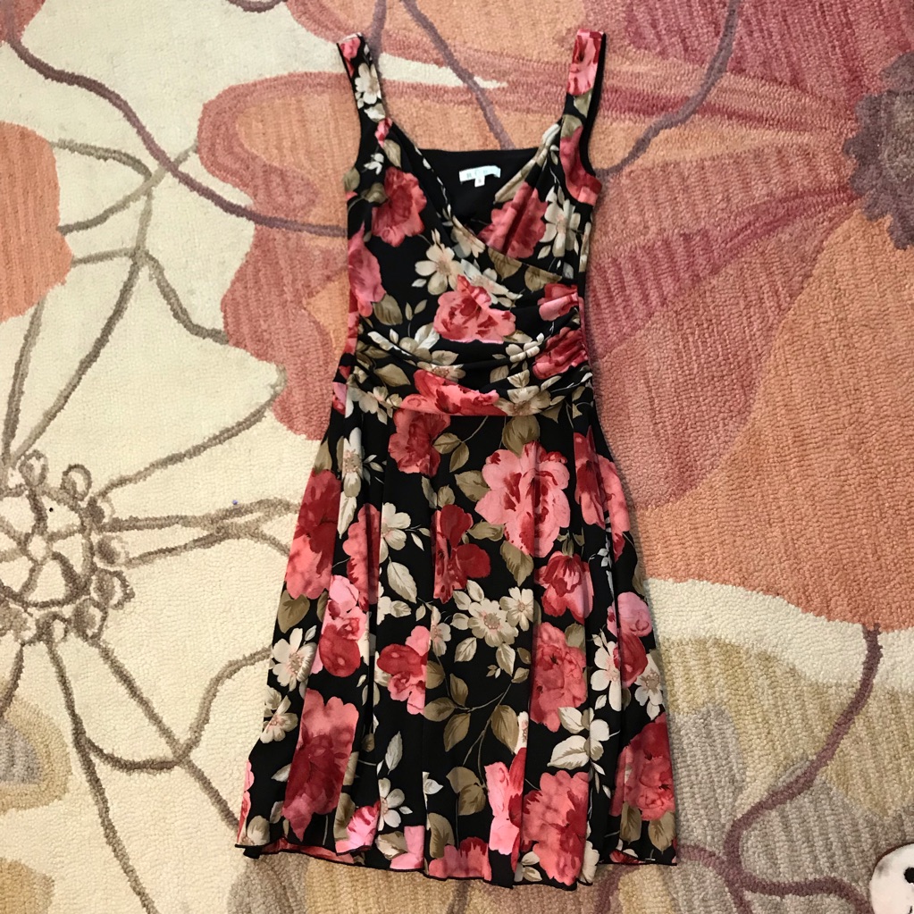 Ruby Floral Occasional Dress. Size Small. Great Condition.